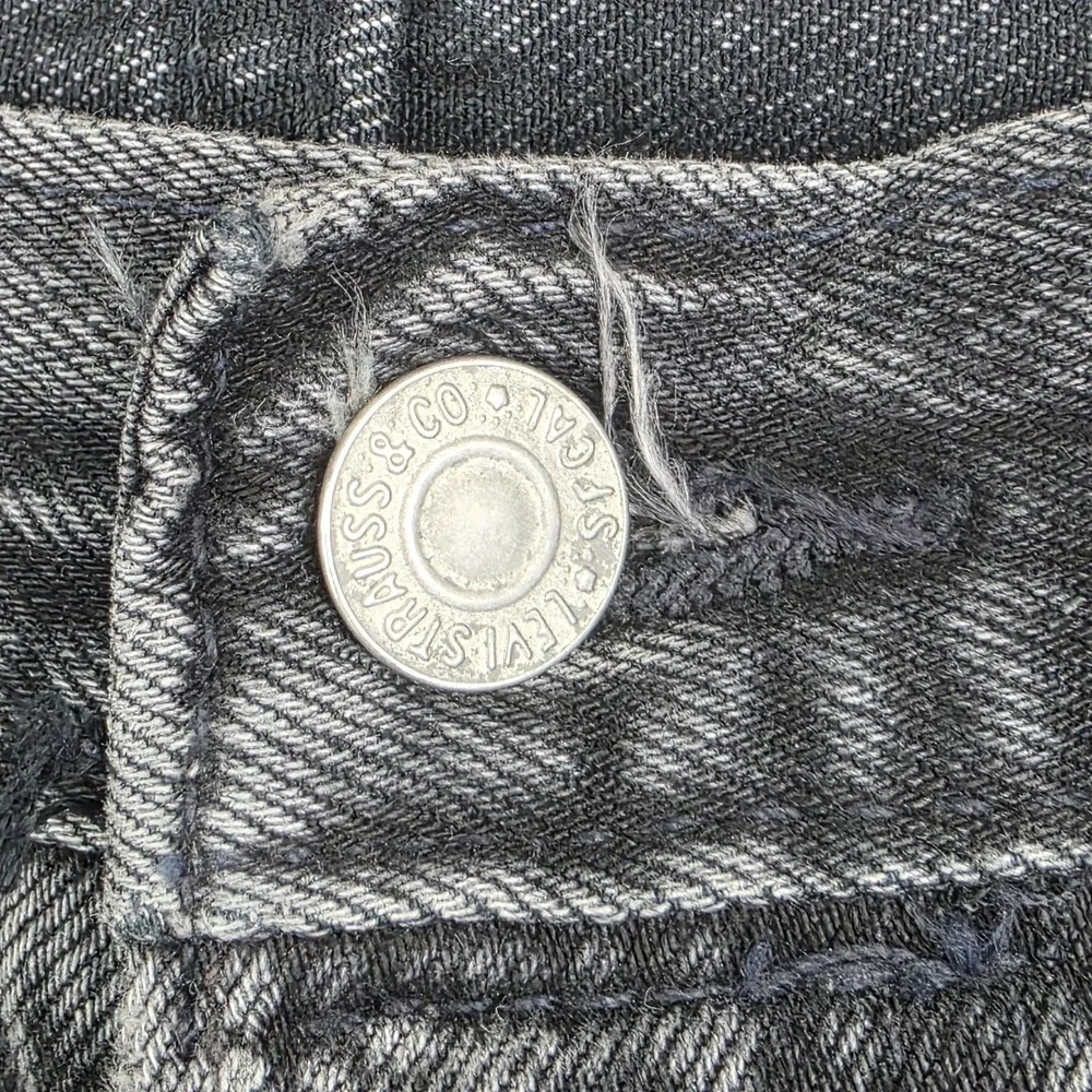 Levis Premium 501 XX Jeans Mens Size 34x32 Black Wash Straight Leg Denim Pants